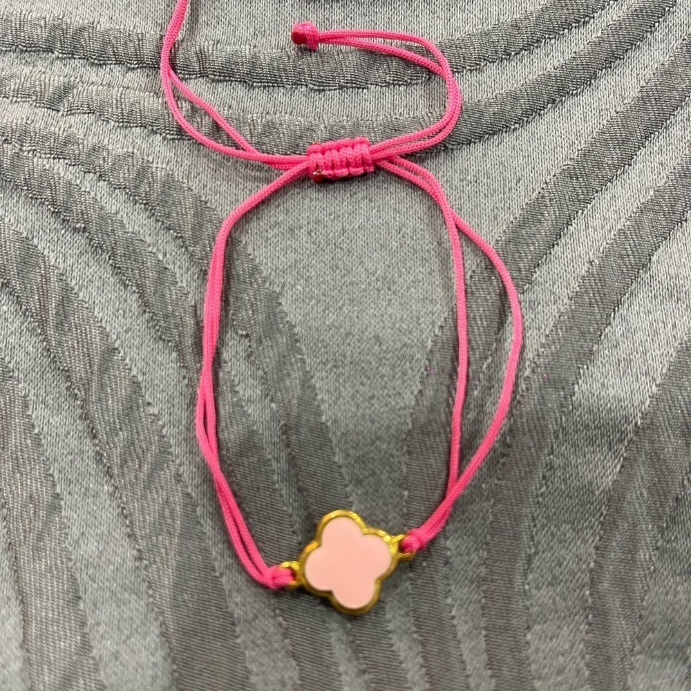 Very unique clover in Pink New Bracelet
